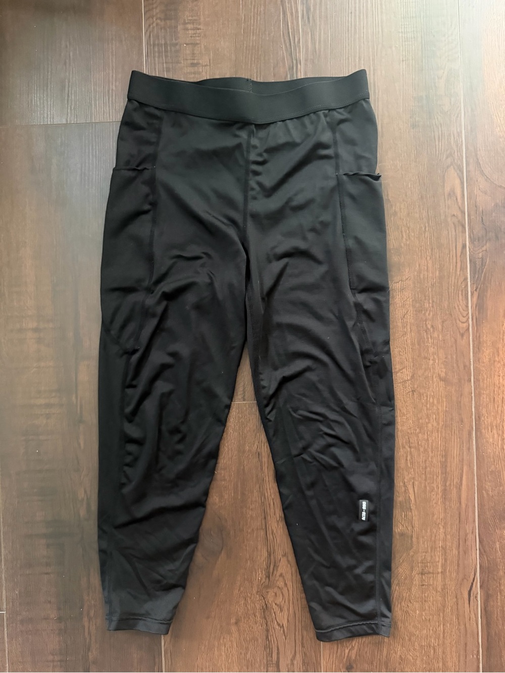 ASRV Black Men’s Performance Leggings with Side Pockets Size M